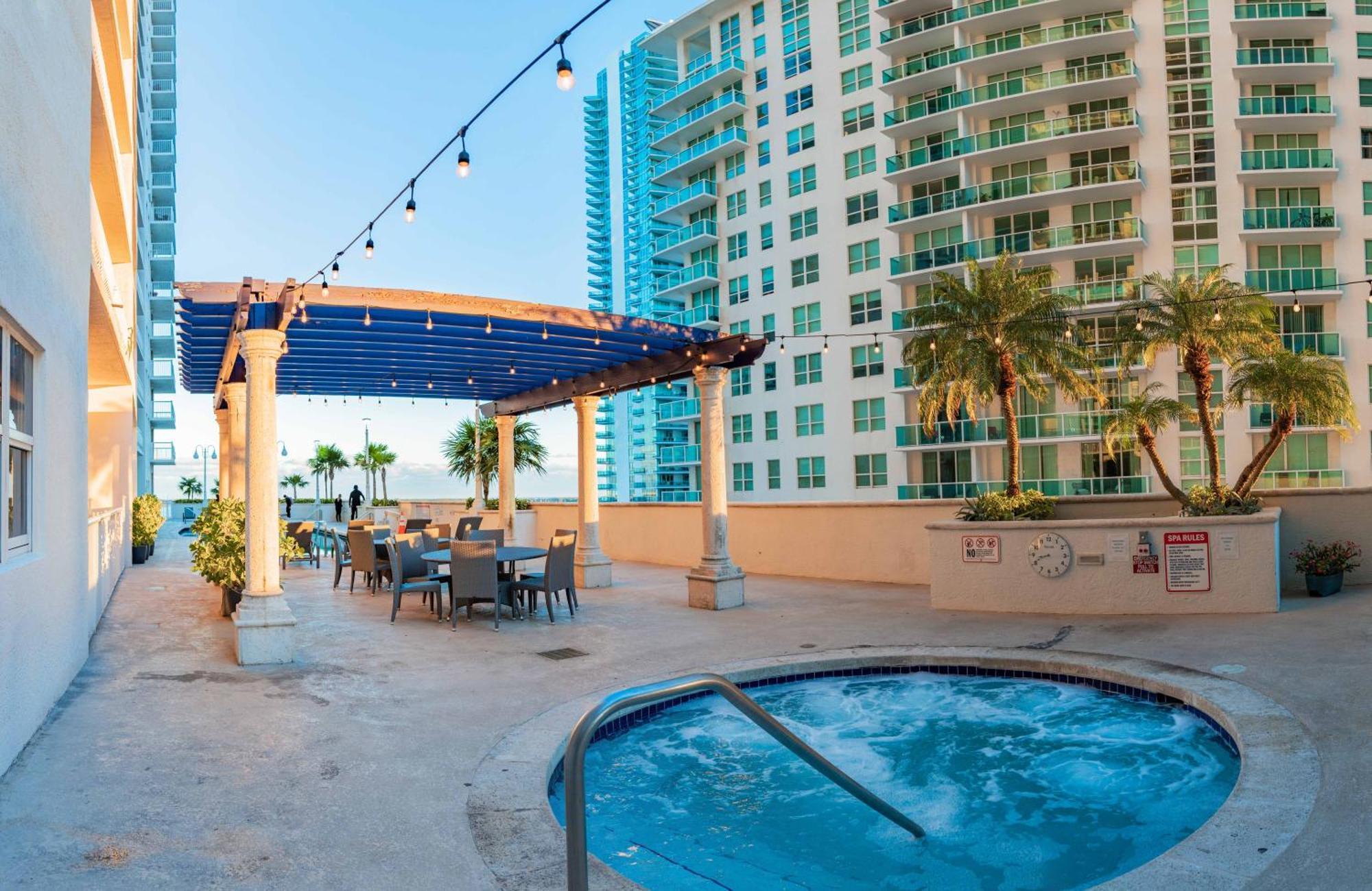 Studios In Brickell With Pool, Gym, Free Parking And Game Room Miami Eksteriør bilde