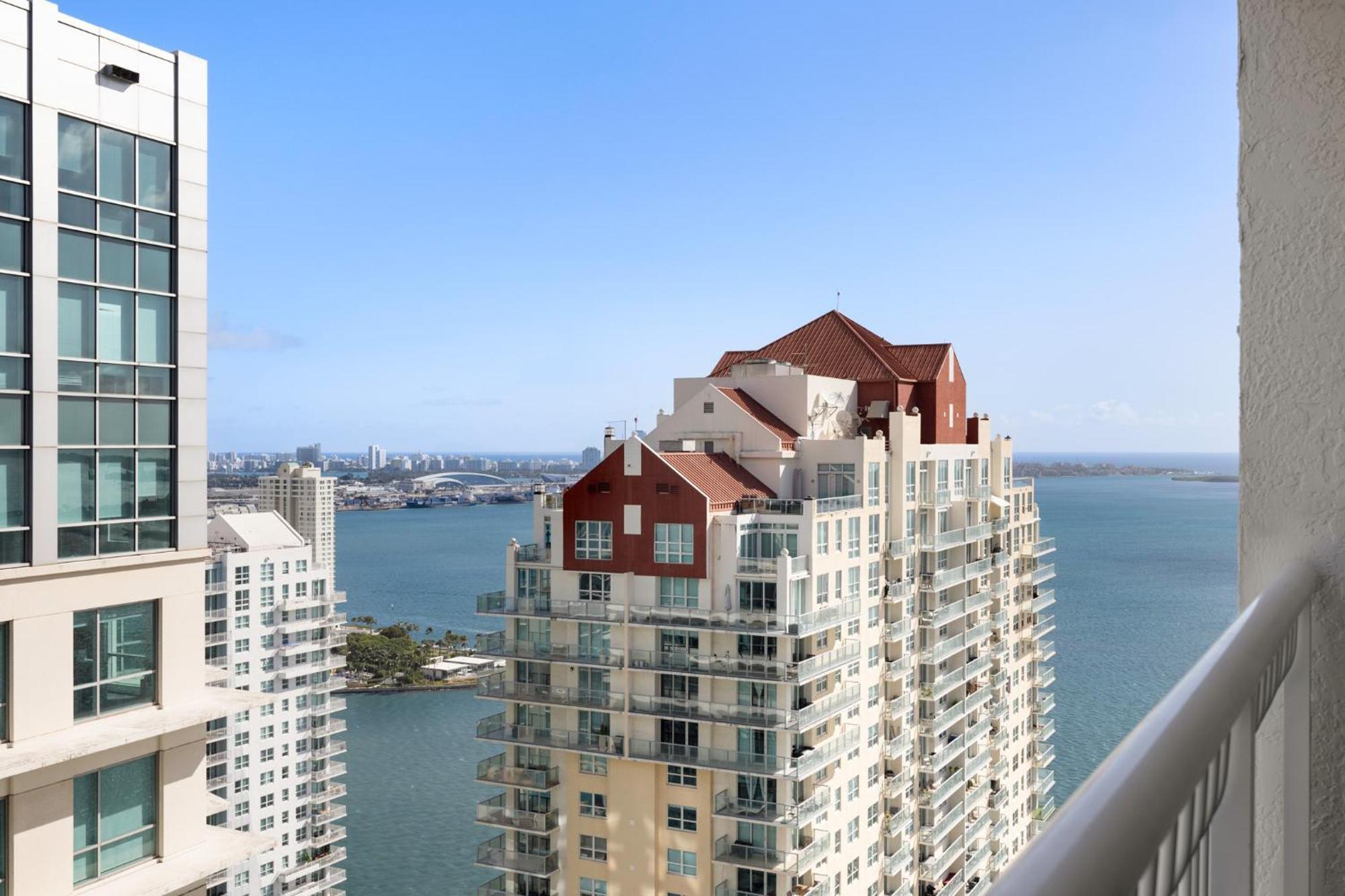 Studios In Brickell With Pool, Gym, Free Parking And Game Room Miami Eksteriør bilde